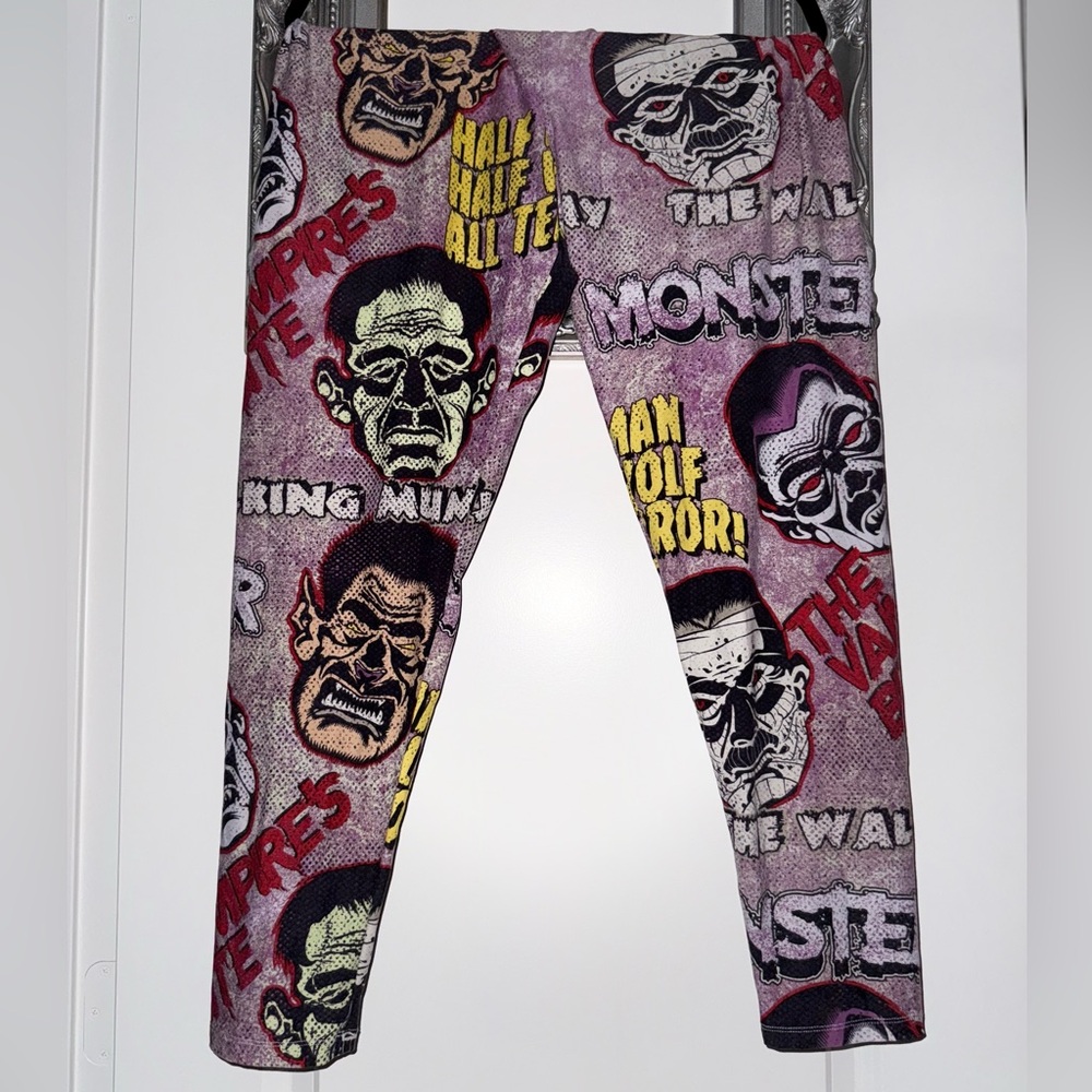 LuLaRoe TC2 Tall Curvy Leggings- Classic Universal Monsters Halloween Dracula